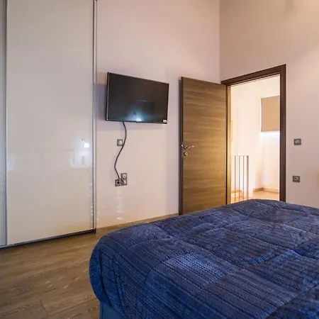 Modern, Stylish Maisonette