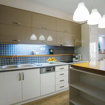 Modern, Stylish Maisonette Lägenhet *