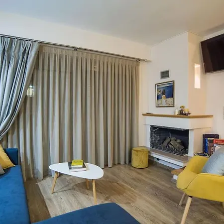 Apartment Modern, Stylish Maisonette Itea
