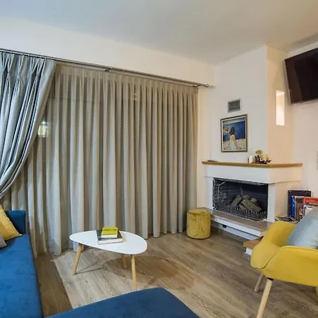 Apartman Modern, Stylish Maisonette Itéa