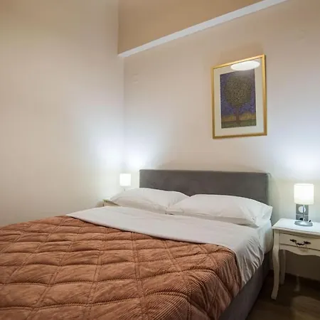 Modern, Stylish Maisonette Itea