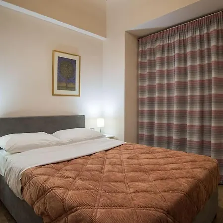 Modern, Stylish Maisonette Itea